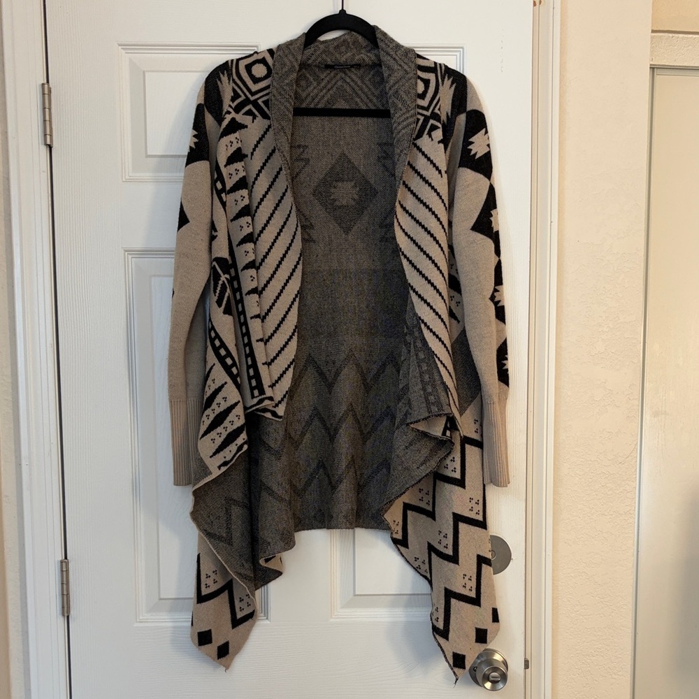 Chic Geometric Black and Cream Cardigan Boho Western